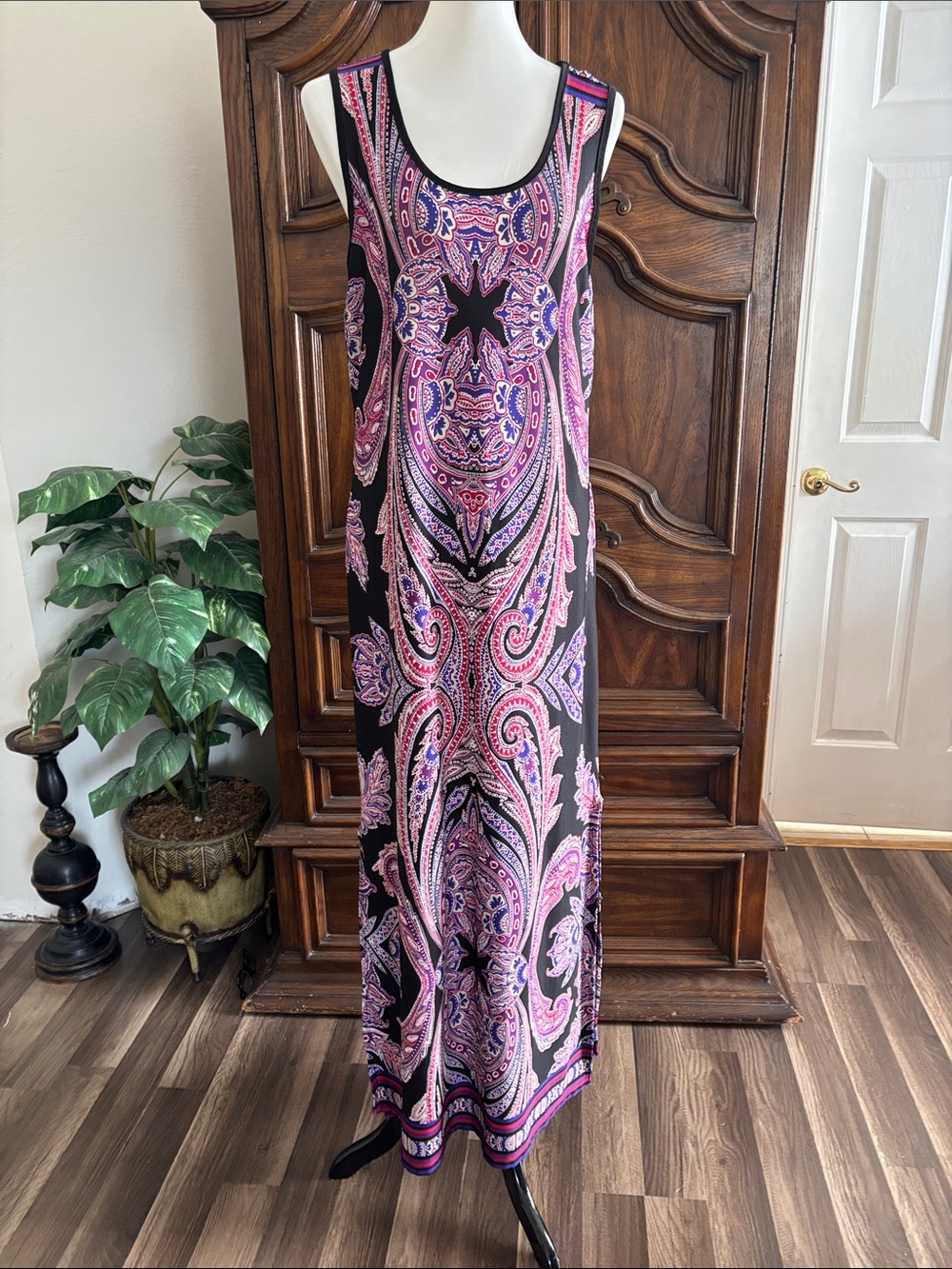 Olivia Mattheus  maxi dress with paisley prints